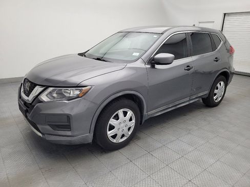 Used 2018 Nissan Rogue S FWD image 2