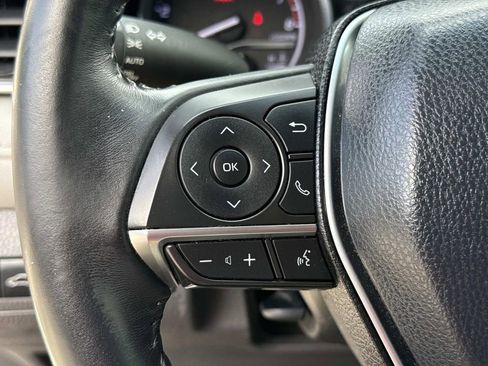 Used 2018 Toyota Camry image 43