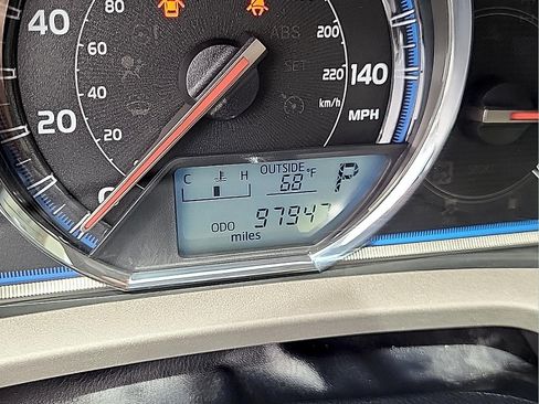 Used 2014 Toyota RAV4 Limited AWD/4WD image 21