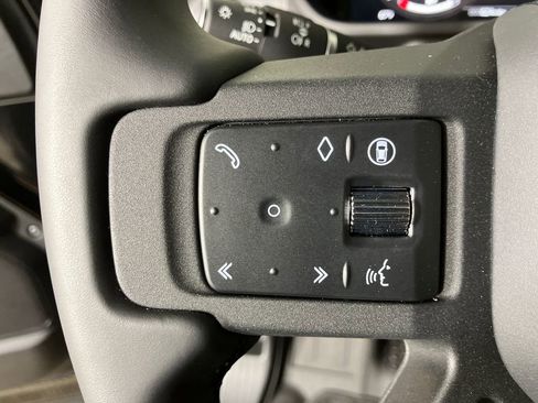 Used 2025 Land Rover Defender 110 X image 17
