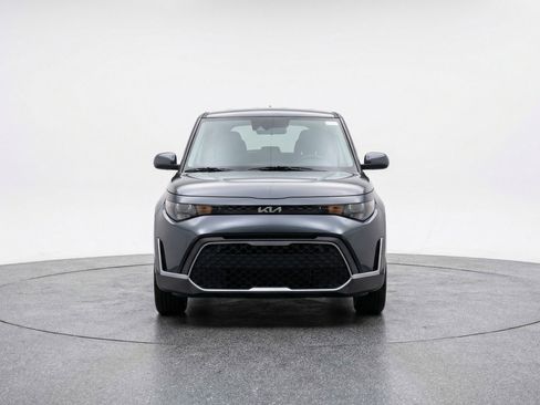 Used 2025 Kia Soul LX w/ LX Technology Package FWD image 2