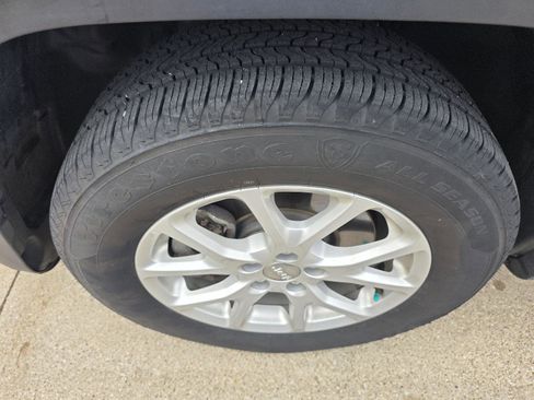 Used 2016 Jeep Cherokee Latitude w/ Safety/Convenience Group image 68