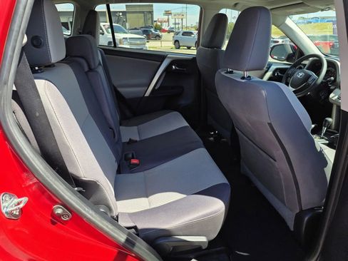 Used 2015 Toyota RAV4 XLE FWD image 15