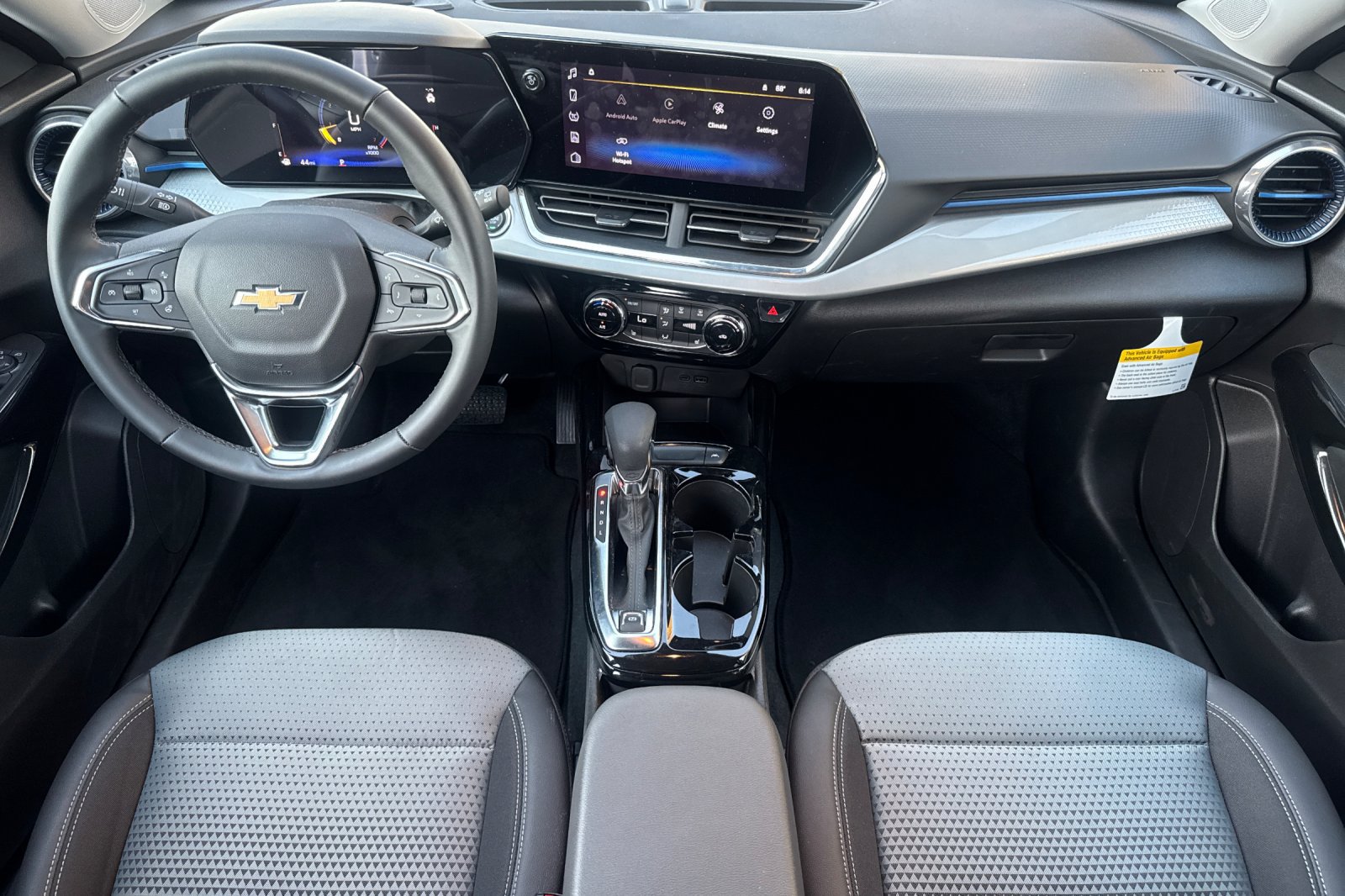 Used 2026 Chevrolet Trax LT w/ LT Convenience Package FWD image 16
