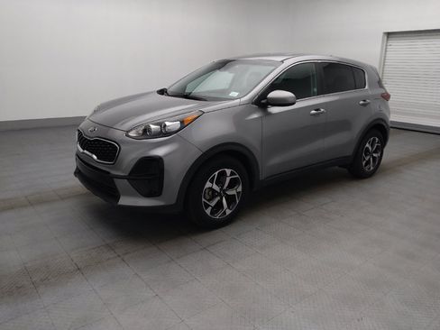 Used 2022 Kia Sportage LX FWD image 2