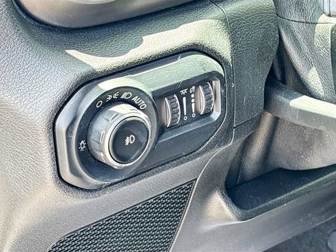 Used 2019 Jeep Wrangler Sport AWD/4WD image 10