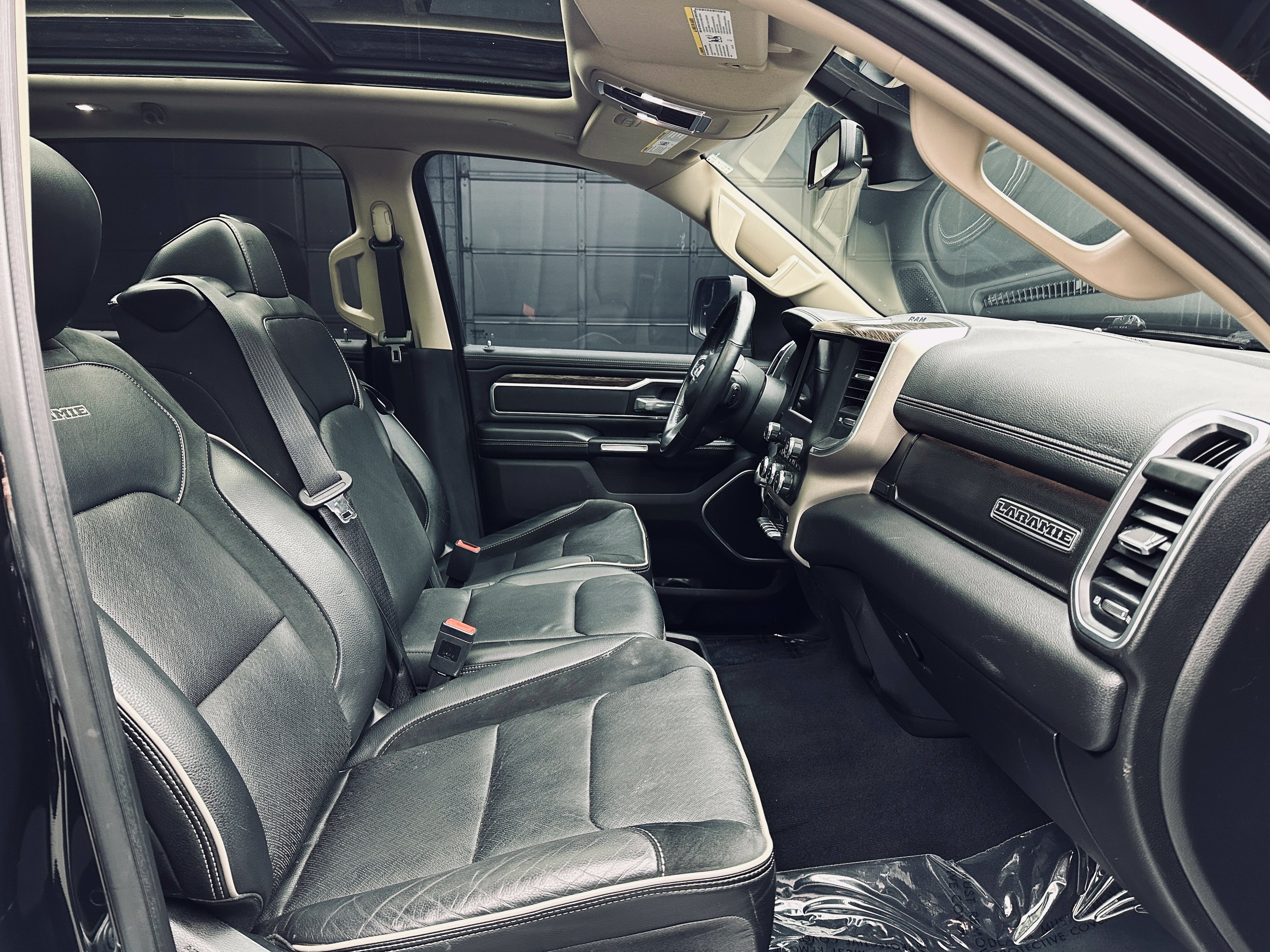 Used 2019 RAM 1500 Laramie AWD/4WD image 18