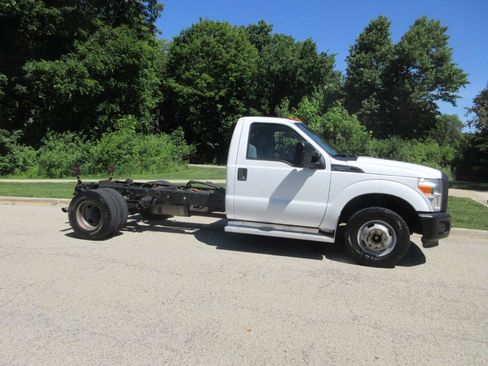 Used 2014 Ford F350 XL w/ Trailer Tow Package RWD image 5