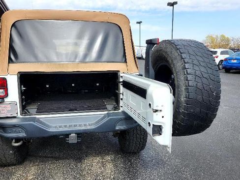 Used 2018 Jeep Wrangler Unlimited Sport image 8