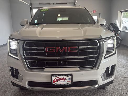 Used 2023 GMC Yukon XL SLT w/ SLT Luxury Package AWD/4WD image 5