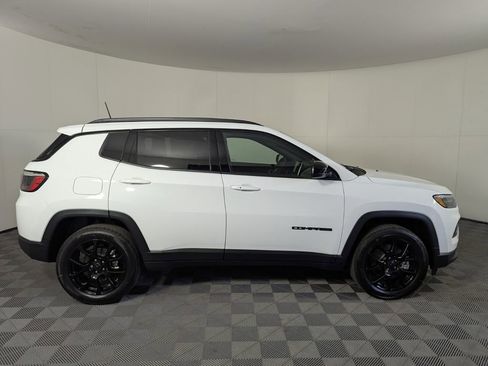 New 2026 Jeep Compass Latitude image 4