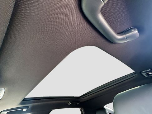 Used 2025 Genesis GV60 RWD image 20