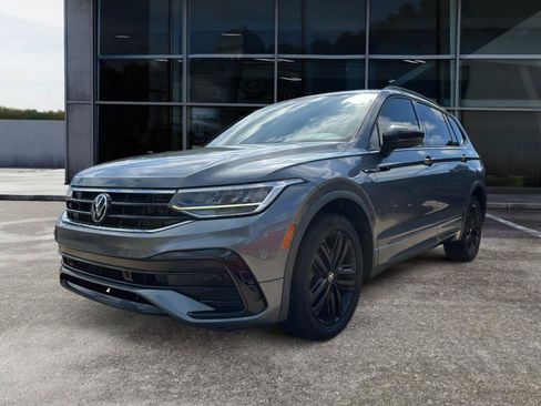 Used 2022 Volkswagen Tiguan SE R-Line FWD image 3