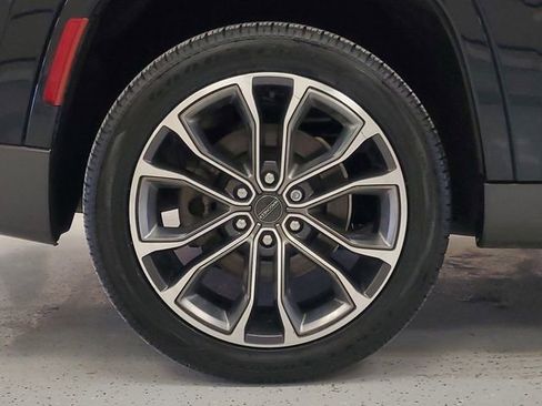 Used 2022 Jeep Grand Wagoneer Series III image 7