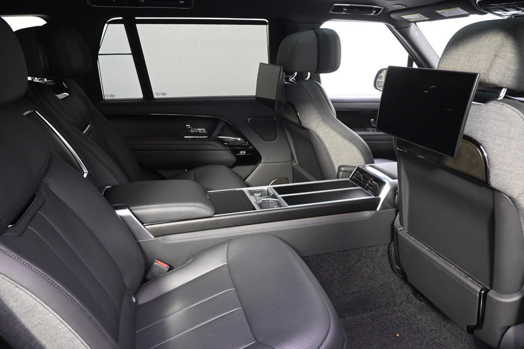 Used 2024 Land Rover Range Rover SV AWD/4WD image 18