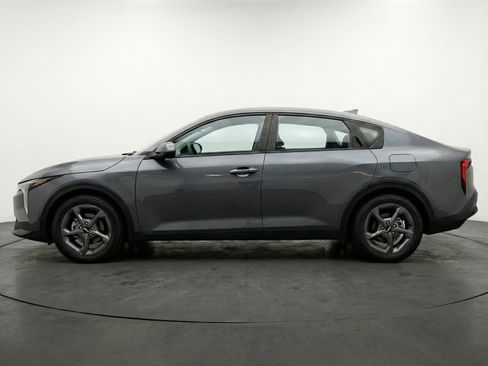 Used 2025 Kia K4 LXS image 5