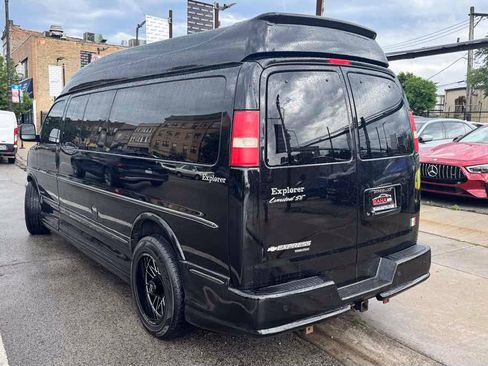 Used 2014 Chevrolet Express 2500 Extended RWD image 3
