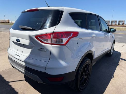 Used 2015 Ford Escape SE image 24