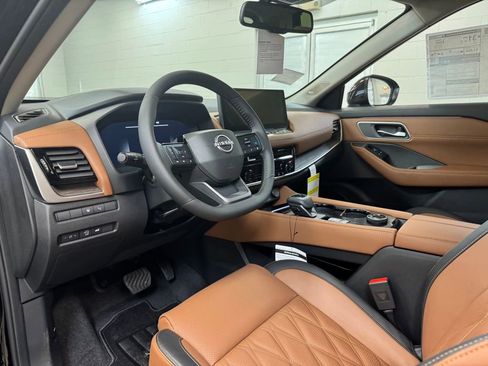 New 2026 Nissan Rogue Platinum w/ Platinum Premium Package image 13