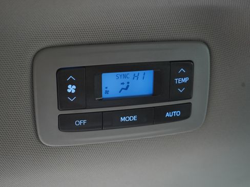 Used 2017 Toyota Sienna LE image 22