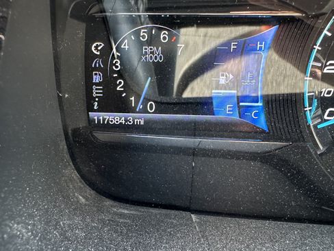 Used 2013 Ford Taurus SEL FWD image 23