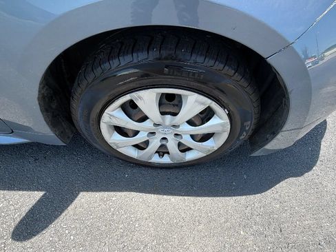 Used 2021 Toyota Corolla LE FWD image 31