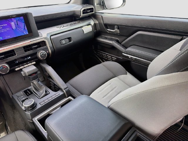 Used 2025 Toyota Tacoma TRD Sport AWD/4WD image 23