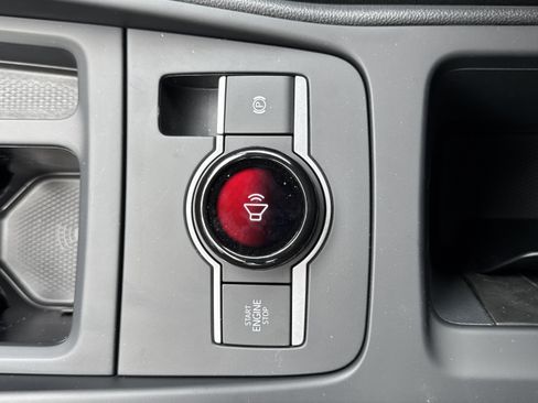 New 2026 Volkswagen Tiguan SE R-Line FWD image 28