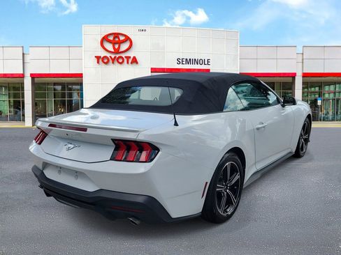 Used 2025 Ford Mustang Premium RWD image 3