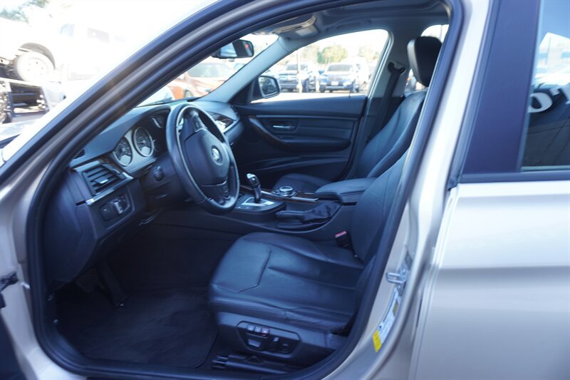 Used 2014 BMW 328i Sedan RWD image 13