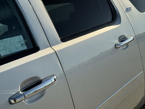 Used 2013 Chevrolet Suburban LTZ image 19