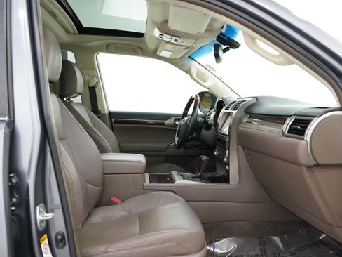 Used 2018 Lexus GX 460 Premium w/ Premium Package AWD/4WD image 12