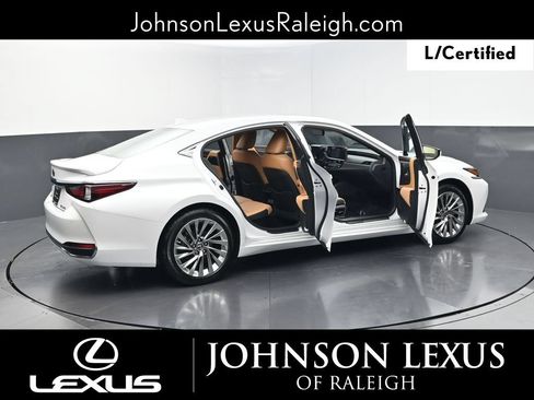 Certified 2022 Lexus ES 300h Ultra Luxury w/ Accessory Package 2 FWD image 31