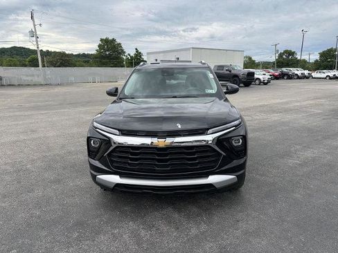 Used 2025 Chevrolet TrailBlazer LT AWD/4WD image 2