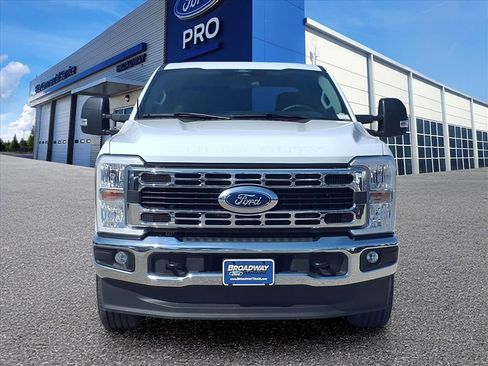 Used 2024 Ford F250 XLT image 30