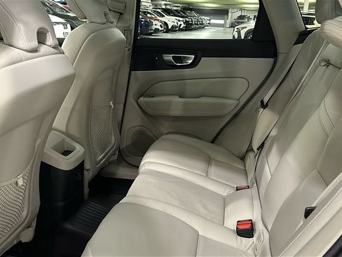 Certified 2024 Volvo XC60 T8 Plus w/ Protection Package Premier AWD/4WD image 23
