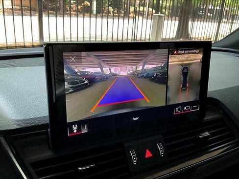 Used 2023 Audi SQ5 Premium Plus w/ Premium Plus Package image 38