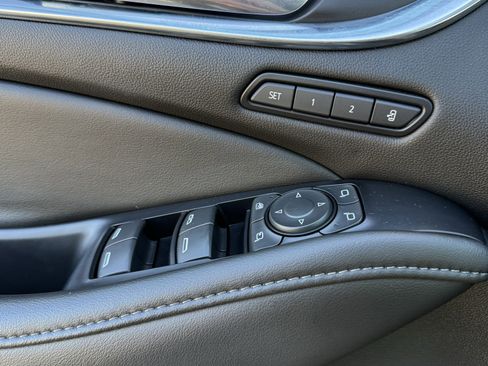 Used 2021 Buick Enclave Avenir w/ Avenir Technology Package image 12