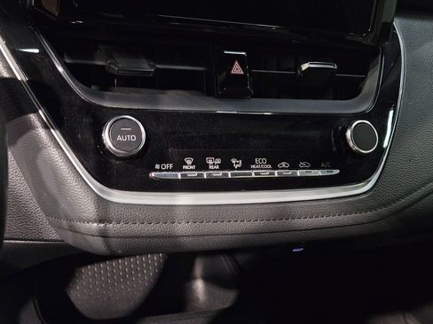 Used 2023 Toyota Corolla SE image 30