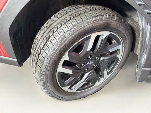 Used 2025 Subaru Forester Premium AWD/4WD image 38