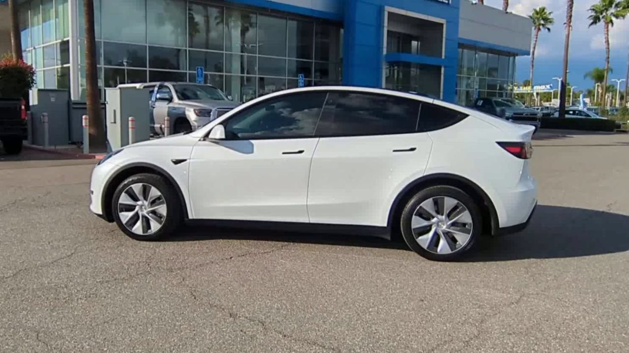 Used 2023 Tesla Model Y Long Range AWD/4WD image 5