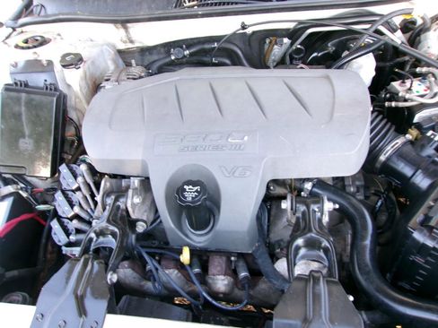 Used 2006 Buick LaCrosse CXL image 2