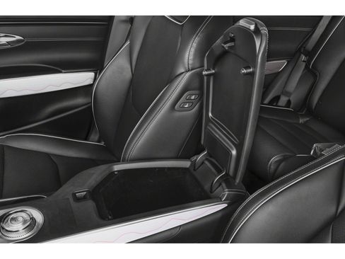 Used 2025 Genesis GV70 2.5T AWD/4WD image 9