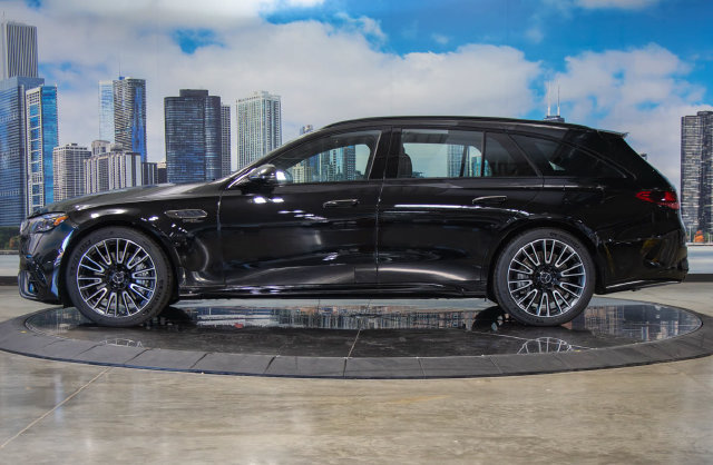 Used 2027 Mercedes-Benz E 53 AMG e 4MATIC Wagon image 5
