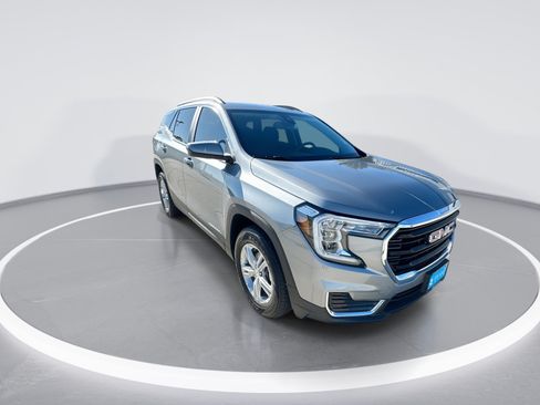 Used 2023 GMC Terrain SLE w/ Driver Convenience Package AWD/4WD image 2