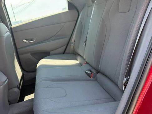 Used 2023 Hyundai Elantra SE FWD image 11