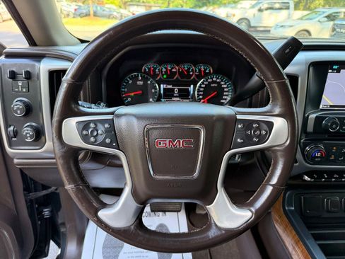 Used 2018 GMC Sierra 1500 SLT AWD/4WD image 42