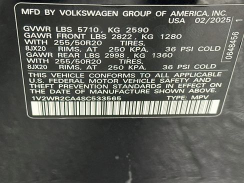 Used 2025 Volkswagen Atlas SE FWD image 12