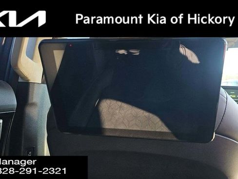 Used 2022 Kia Carnival SX image 9