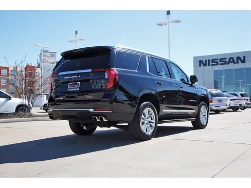 Used 2025 GMC Yukon Denali image 4